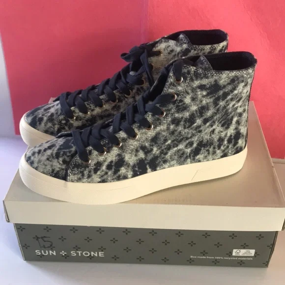 Sun + Stone  Menś High-Top Sneakers Size 9.5M Blue Tie Dye - Picture 2 of 9